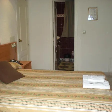 Hotel New Sanz 2*